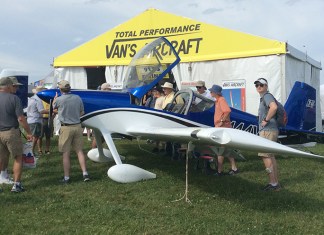 Tailwheel RV-14 Draws a Crowd
