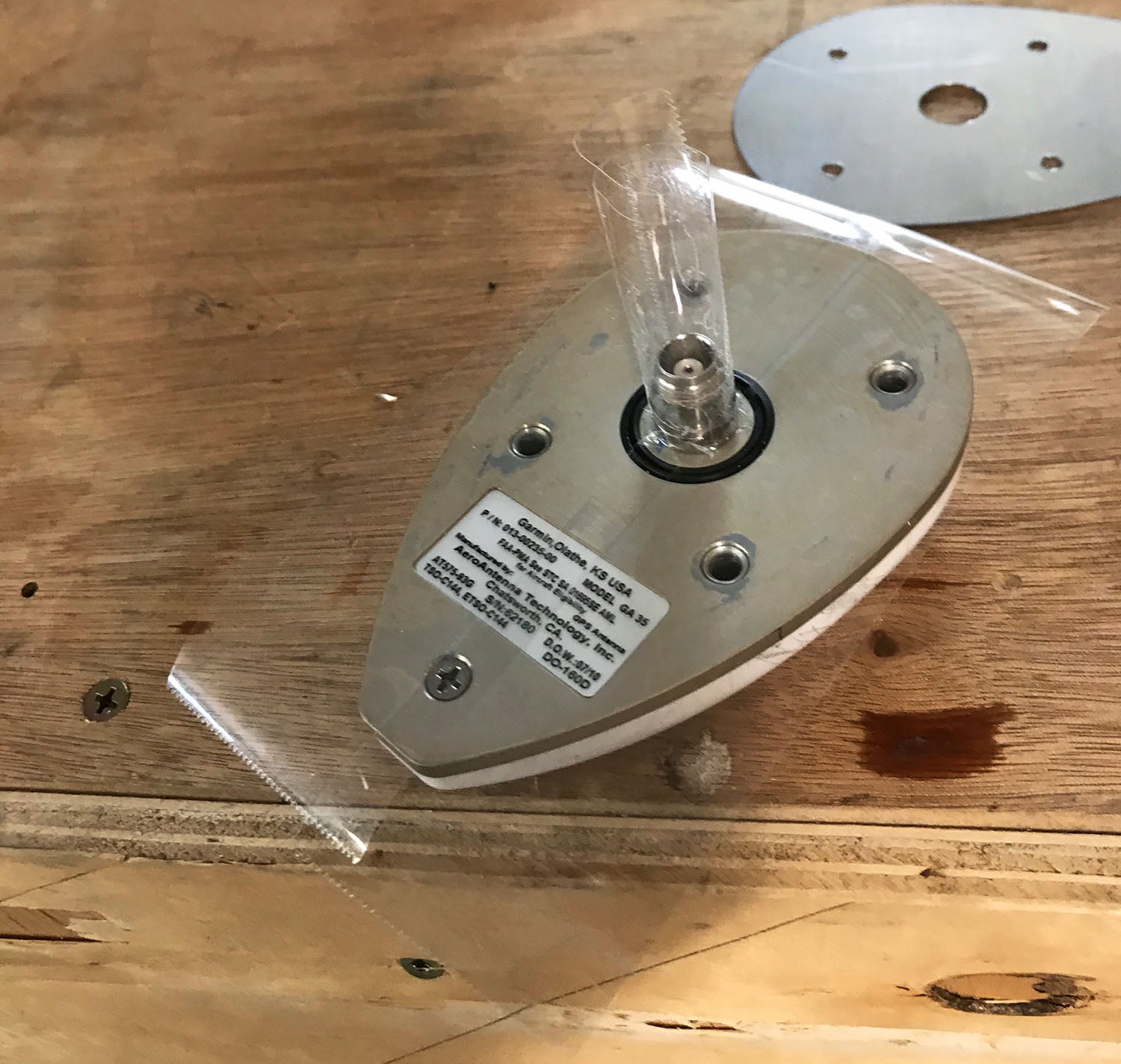 gps antenna curved surface 02