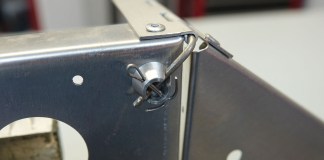 Releasable Piano Hinge Pin Retainer