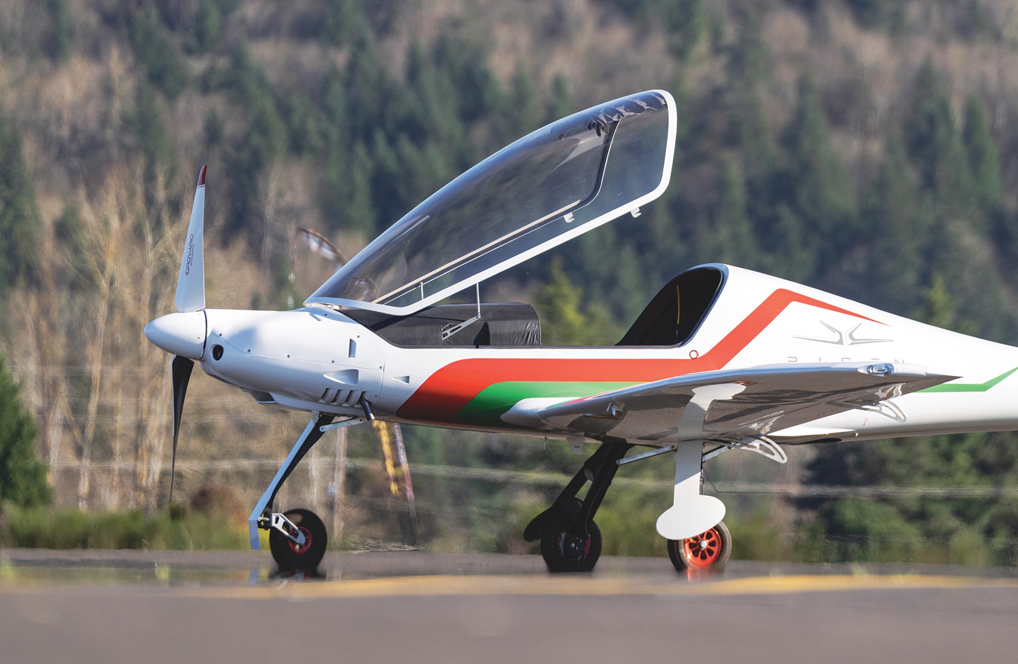 Risen on the airfield with canopy open