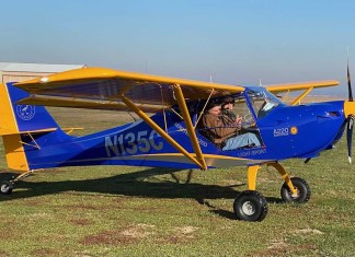 An Aerotrek A220 perched resolutely on the grass and ready for flight. [Credit: Aerotrek]