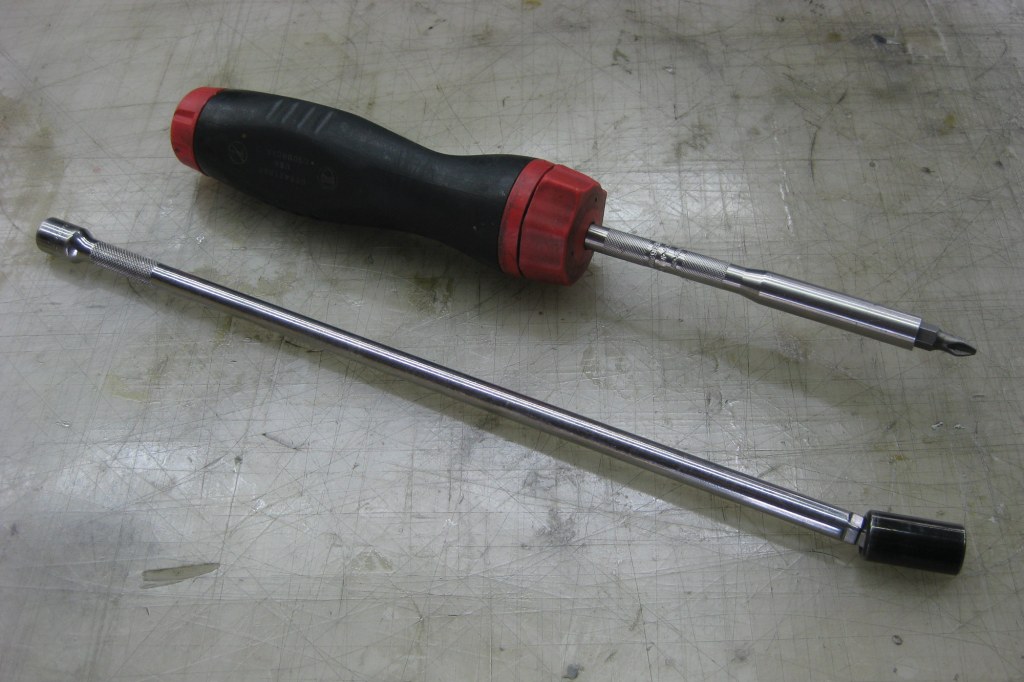 Snap-on driver and wobble extension.