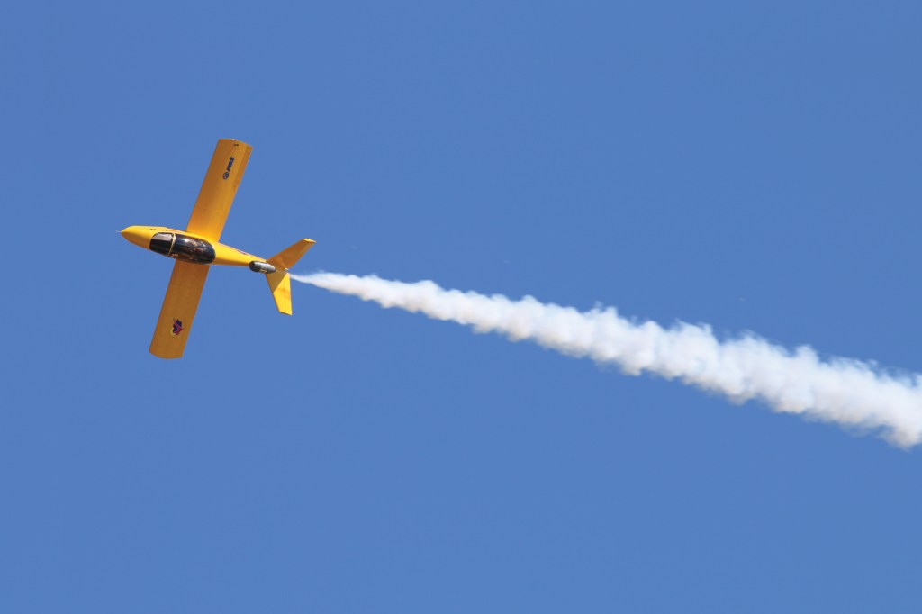 A SubSonex personal jet in aerobatic flight. Thea design will expand with a two-place model kit in the months ahead. [Credit: Sonex Aircraft]