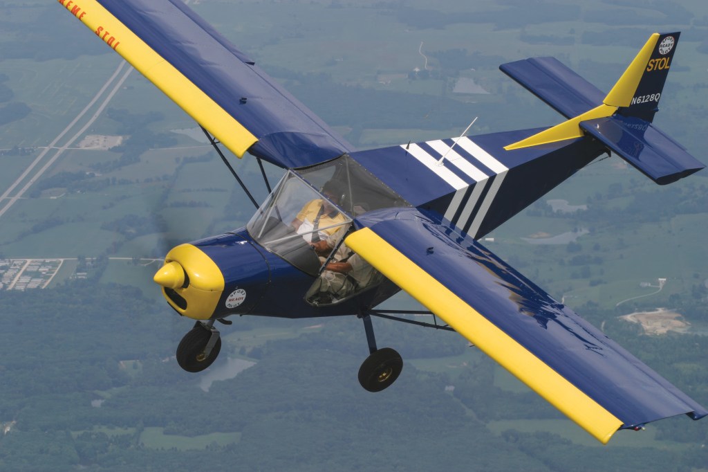 The Zenith STOL CH 701 wing features full span fixed leading edge wing slats (shown in yellow) for maximum high lift. [Credit: Zenith Aircraft]